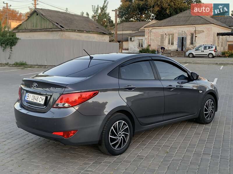 Седан Hyundai Solaris 2015 в Козельщине
