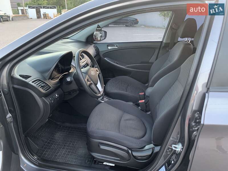 Седан Hyundai Solaris 2015 в Козельщине