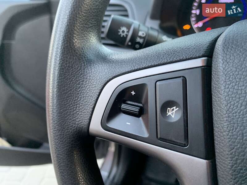 Седан Hyundai Solaris 2015 в Козельщине