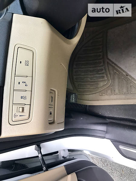 Седан Hyundai Sonata 2014 в Дніпрі