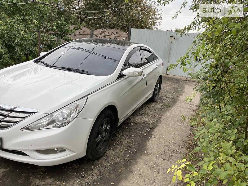 Седан Hyundai Sonata 2011 в Энергодаре