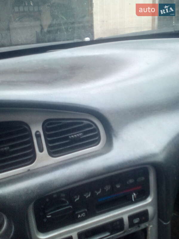 Седан Hyundai Sonata 1994 в Дубровице