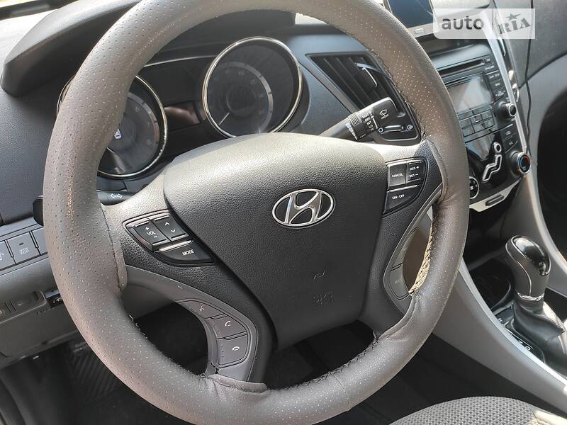 Седан Hyundai Sonata 2013 в Умани