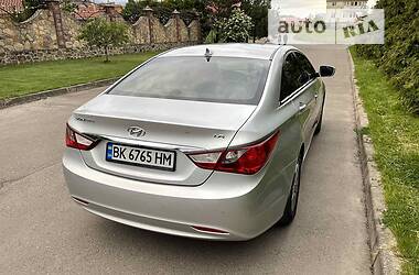 Седан Hyundai Sonata 2013 в Ровно