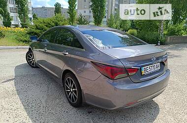 Седан Hyundai Sonata 2011 в Южноукраинске