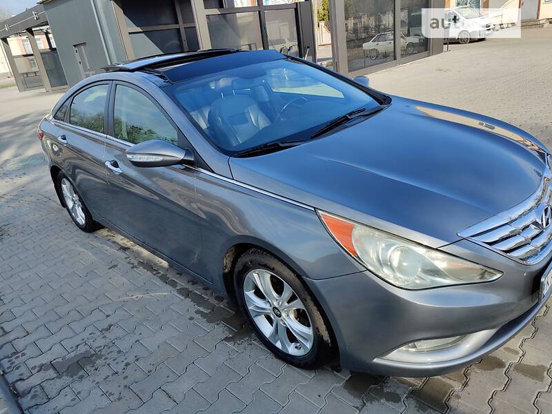 Седан Hyundai Sonata 2012 в Яготині