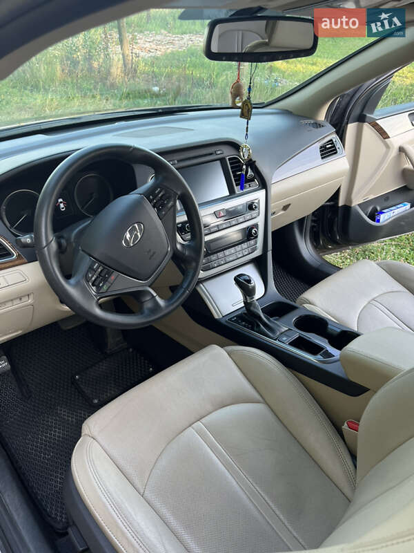 Седан Hyundai Sonata 2017 в Чернівцях