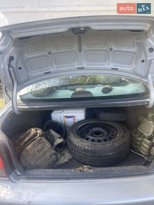 Седан Hyundai Sonata 2000 в Новому Бузі