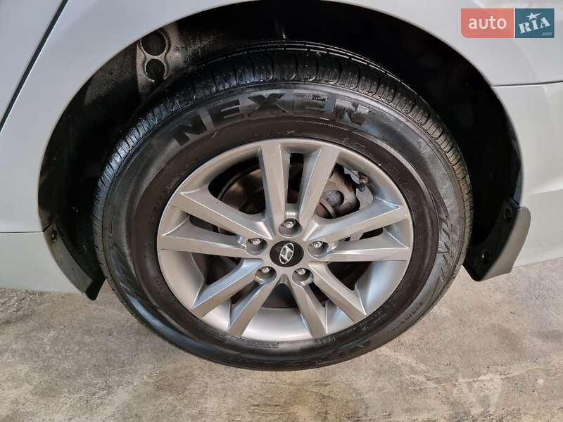Седан Hyundai Sonata 2015 в Рахове