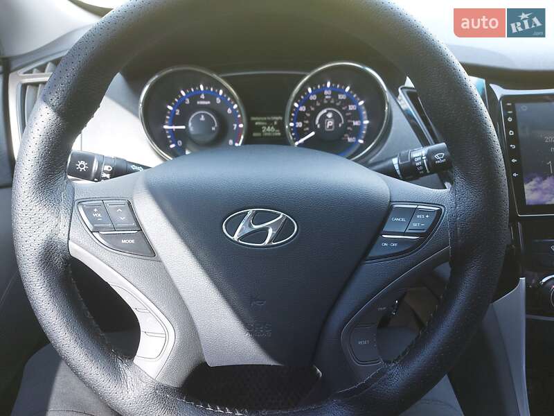 Седан Hyundai Sonata 2012 в Черкасах