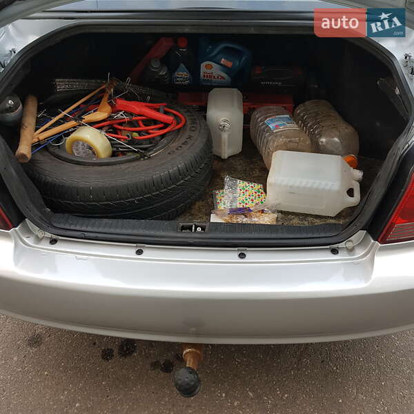 Седан Hyundai Sonata 2004 в Миколаєві