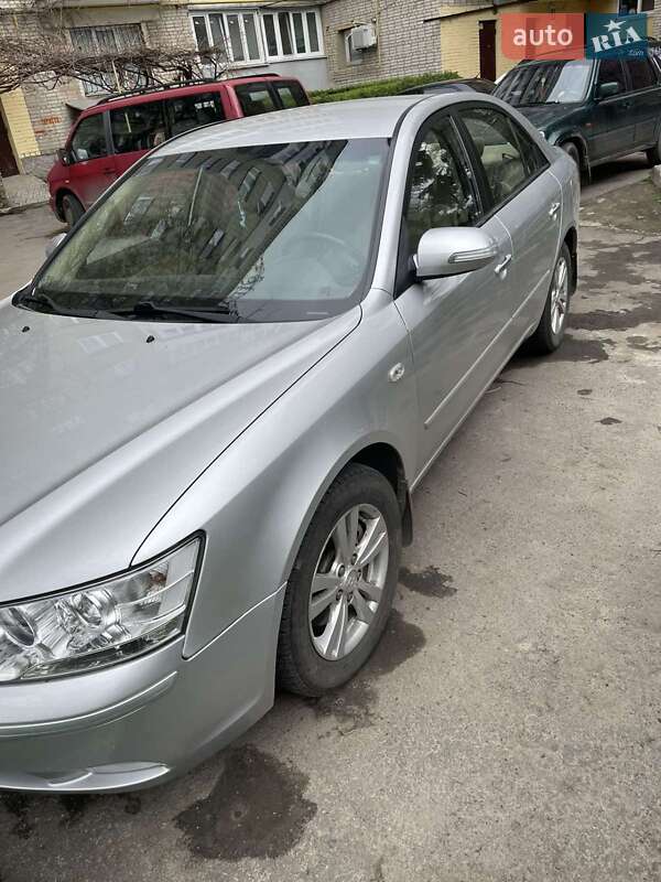 Hyundai Sonata 2008
