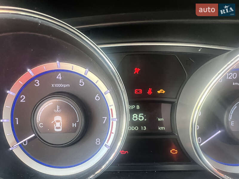 Седан Hyundai Sonata 2011 в Сумах