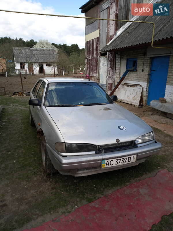 Седан Hyundai Sonata 1991 в Луцке