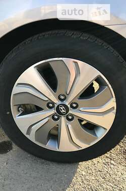 Седан Hyundai Sonata 2013 в 