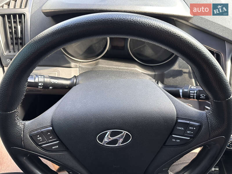 Седан Hyundai Sonata 2013 в Кривом Роге