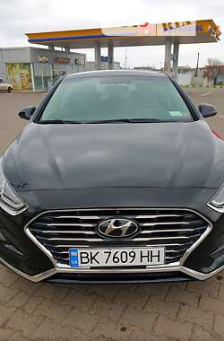 Седан Hyundai Sonata 2018 в Раздельной