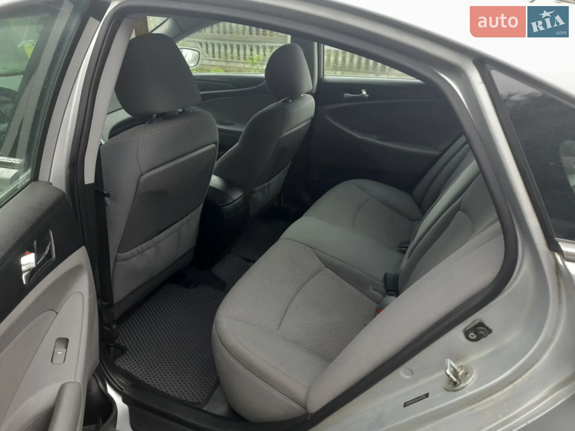 2011 Hyundai Sonata - мініатюра 11