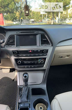 Седан Hyundai Sonata 2015 в 