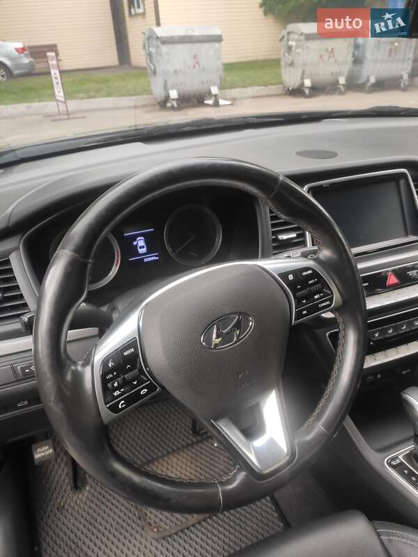 Седан Hyundai Sonata 2017 в Прилуках