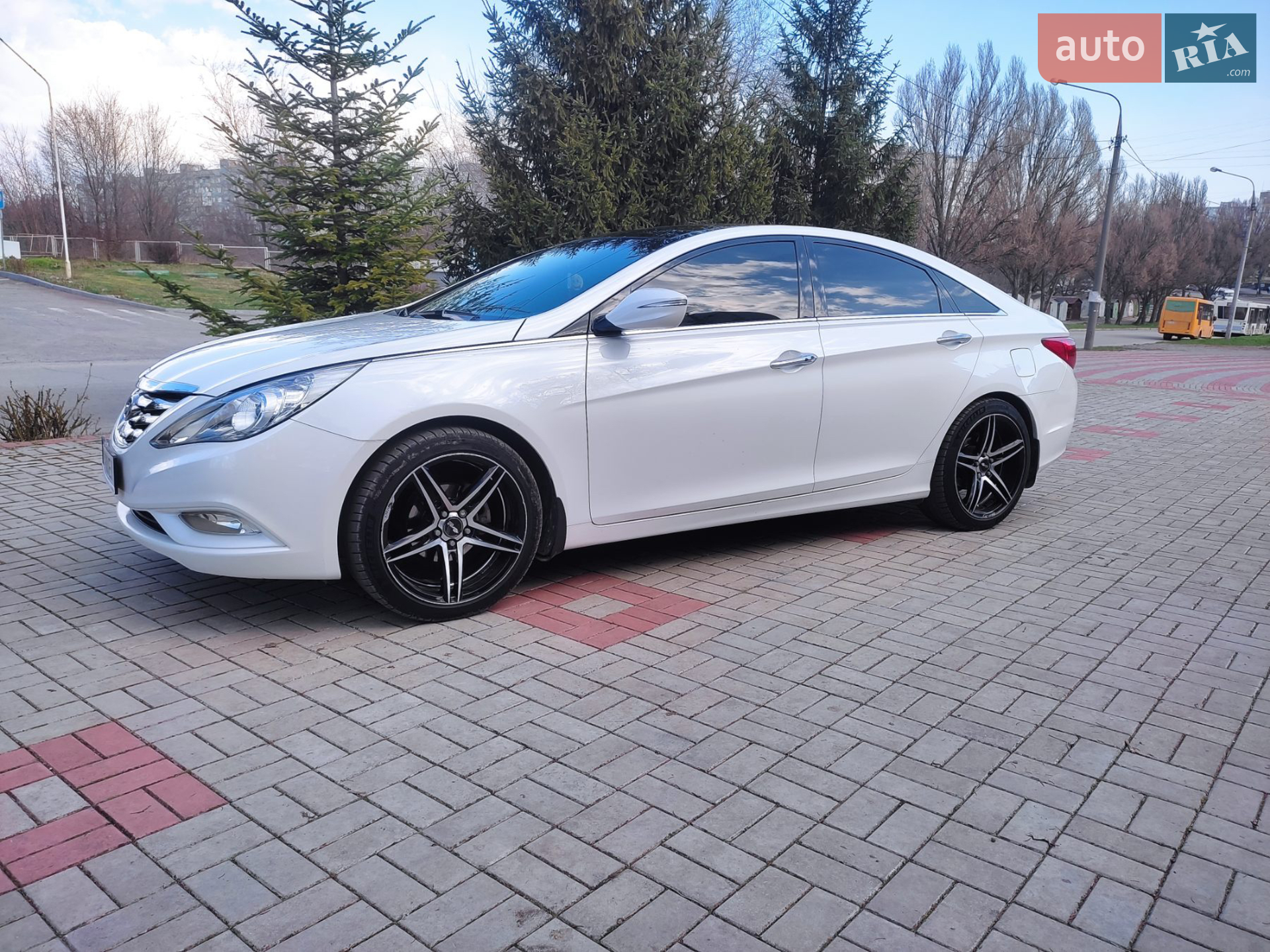 2010 Hyundai Sonata - мініатюра 11