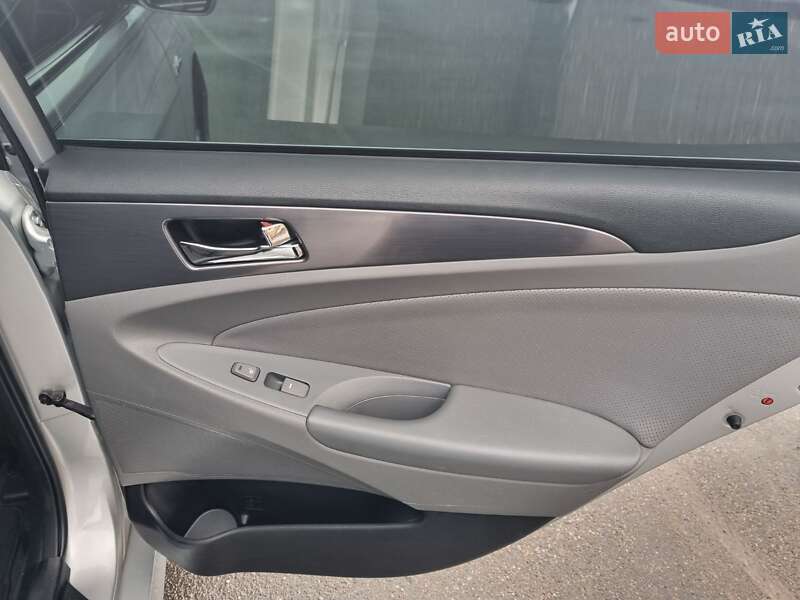 Седан Hyundai Sonata 2012 в Тернополі