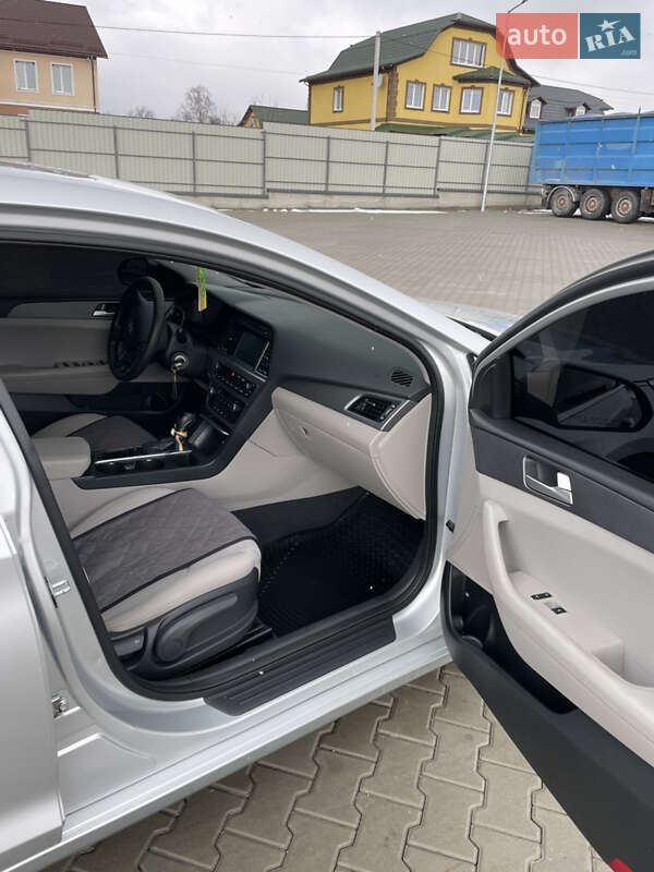 Седан Hyundai Sonata 2015 в Оратові