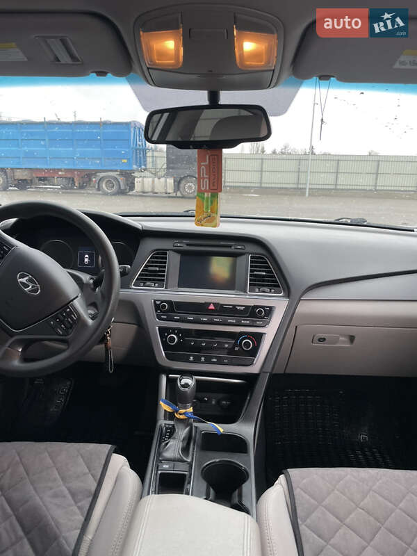 Седан Hyundai Sonata 2015 в Оратові