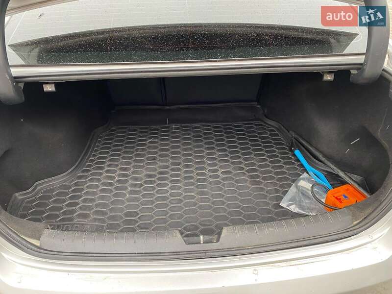 Седан Hyundai Sonata 2014 в Павлограде