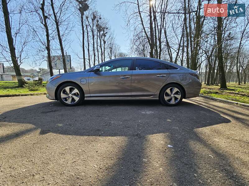 Седан Hyundai Sonata 2017 в Рогатине