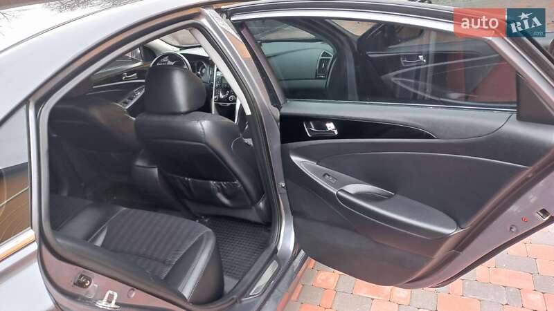 Седан Hyundai Sonata 2011 в Чернигове