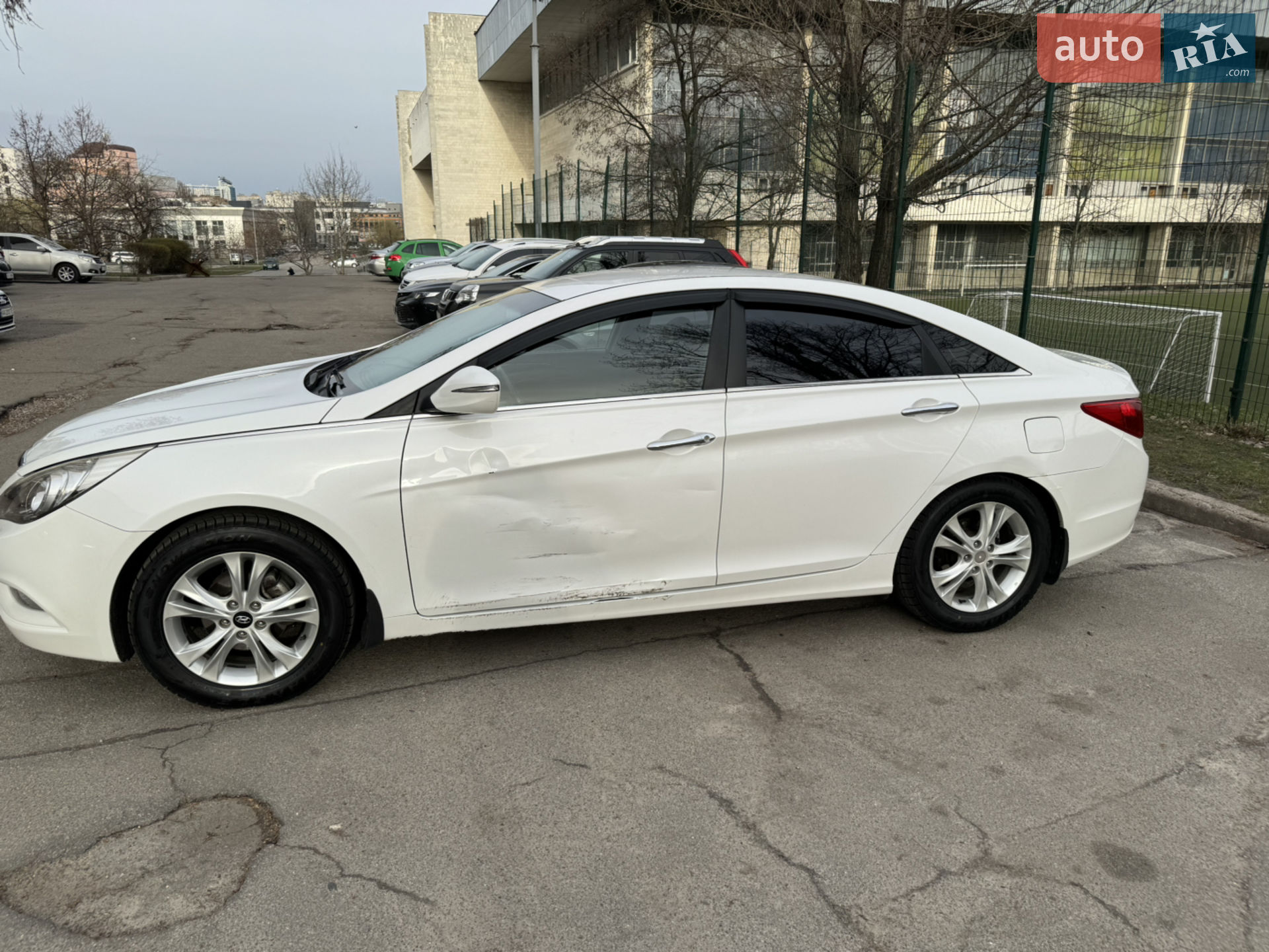 2010 Hyundai Sonata - мініатюра 12