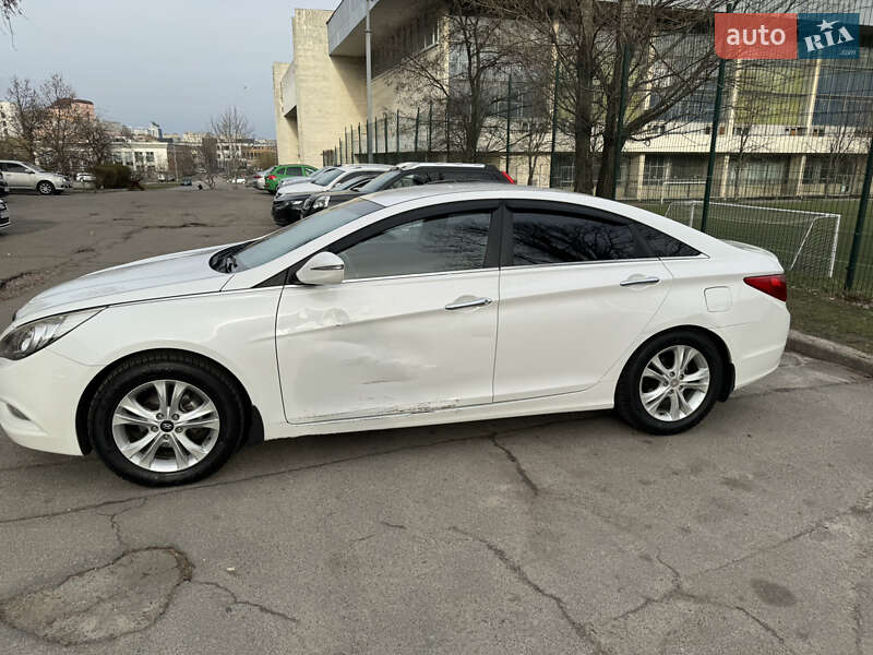Седан Hyundai Sonata 2010 в Киеве