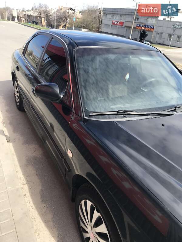 Седан Hyundai Sonata 2004 в Дніпрі