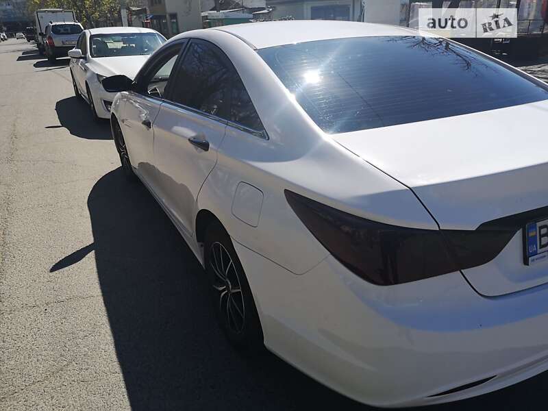 Седан Hyundai Sonata 2011 в Черноморске