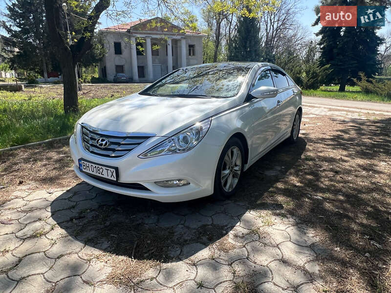 Hyundai Sonata 2010