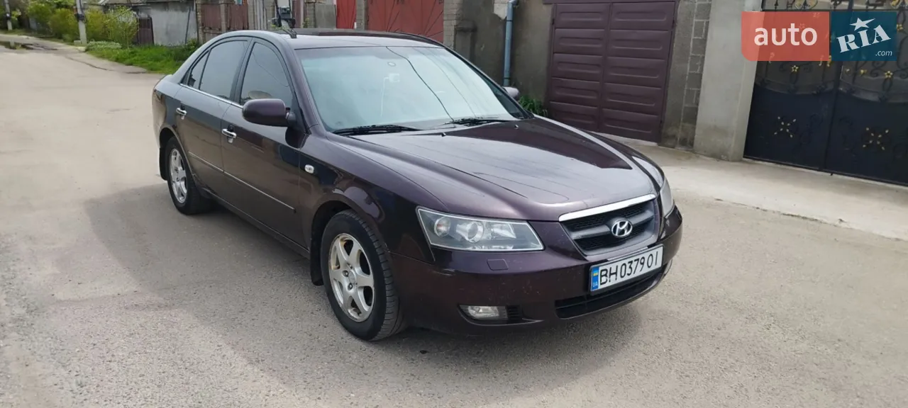 Автомобіль у повністю робочому стані, сів-поїхав. Перший та єдиний власник в Україні з 2020 року. Своєчасно змінювались всі рідини, замінено повністю привід ГРМ, є невеликі недоліки по кузову. Тільки переоформлення, покупцю добрий торг. Можливо обмін на автомобіль з АКППя.