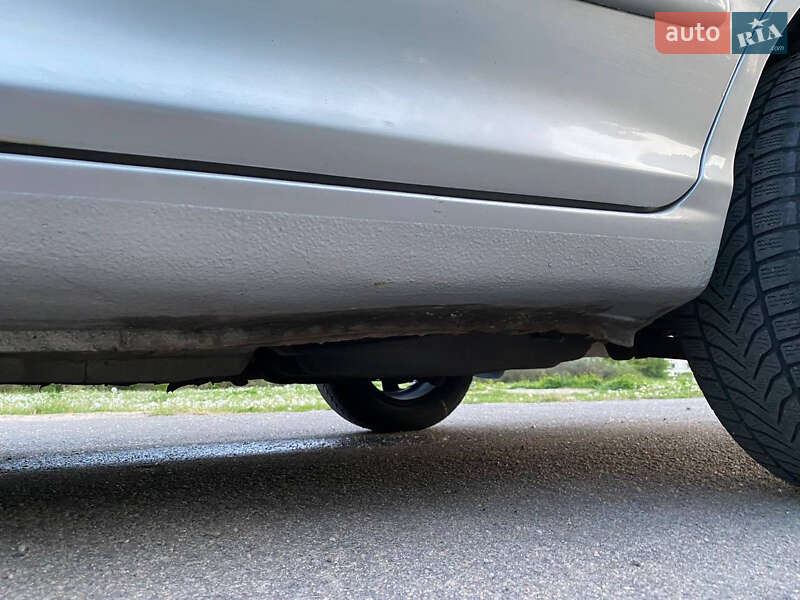 Седан Hyundai Sonata 2001 в Днепре