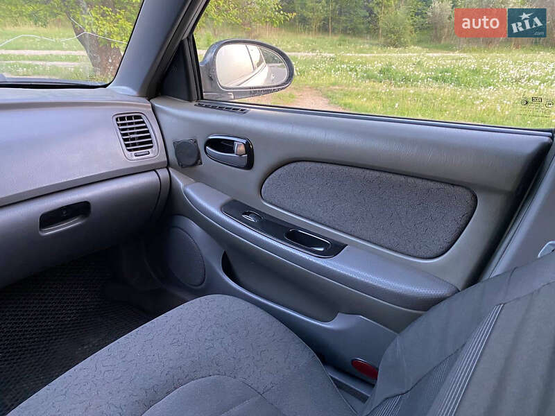 Седан Hyundai Sonata 2001 в Днепре
