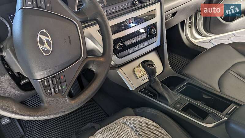 Седан Hyundai Sonata 2014 в Нікополі