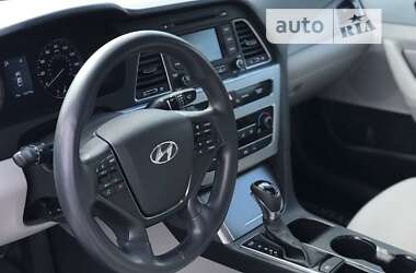 Седан Hyundai Sonata 2015 в Малой Виске