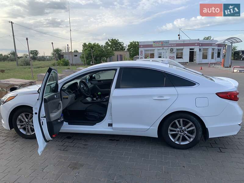 Седан Hyundai Sonata 2015 в Болграді