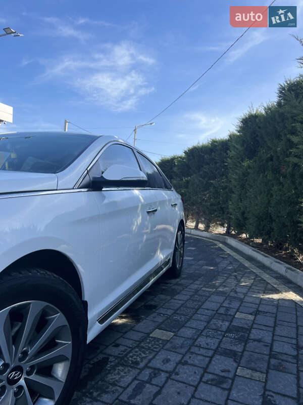 Седан Hyundai Sonata 2015 в Ужгороді