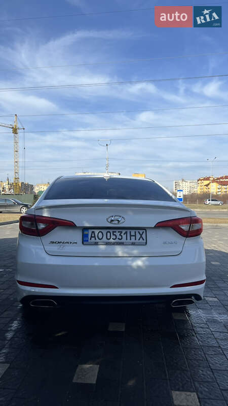 Седан Hyundai Sonata 2015 в Ужгороді