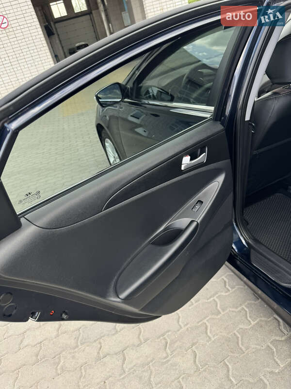 Седан Hyundai Sonata 2010 в Кременчуці