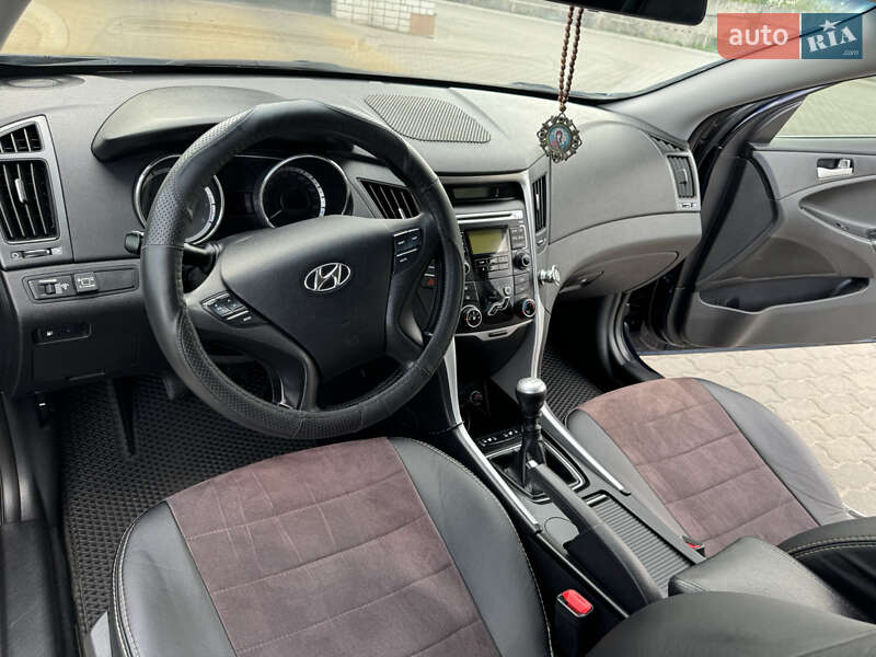 Седан Hyundai Sonata 2010 в Кременчуці
