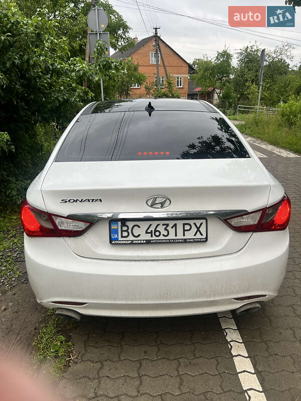 Седан Hyundai Sonata 2012 в Старом Самборе