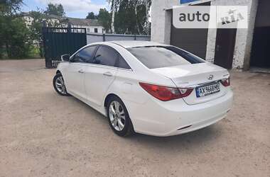 Седан Hyundai Sonata 2012 в  фото 3 Седан Hyundai Sonata 2012 в