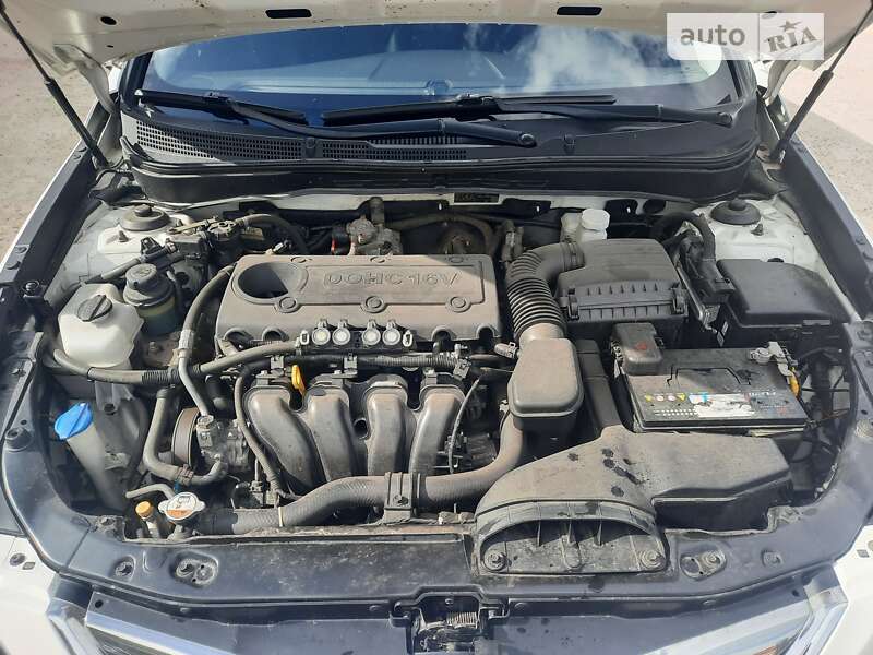 Седан Hyundai Sonata 2012 в Лебедине