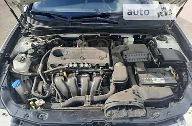 Седан Hyundai Sonata 2012 в  фото 14 Седан Hyundai Sonata 2012 в